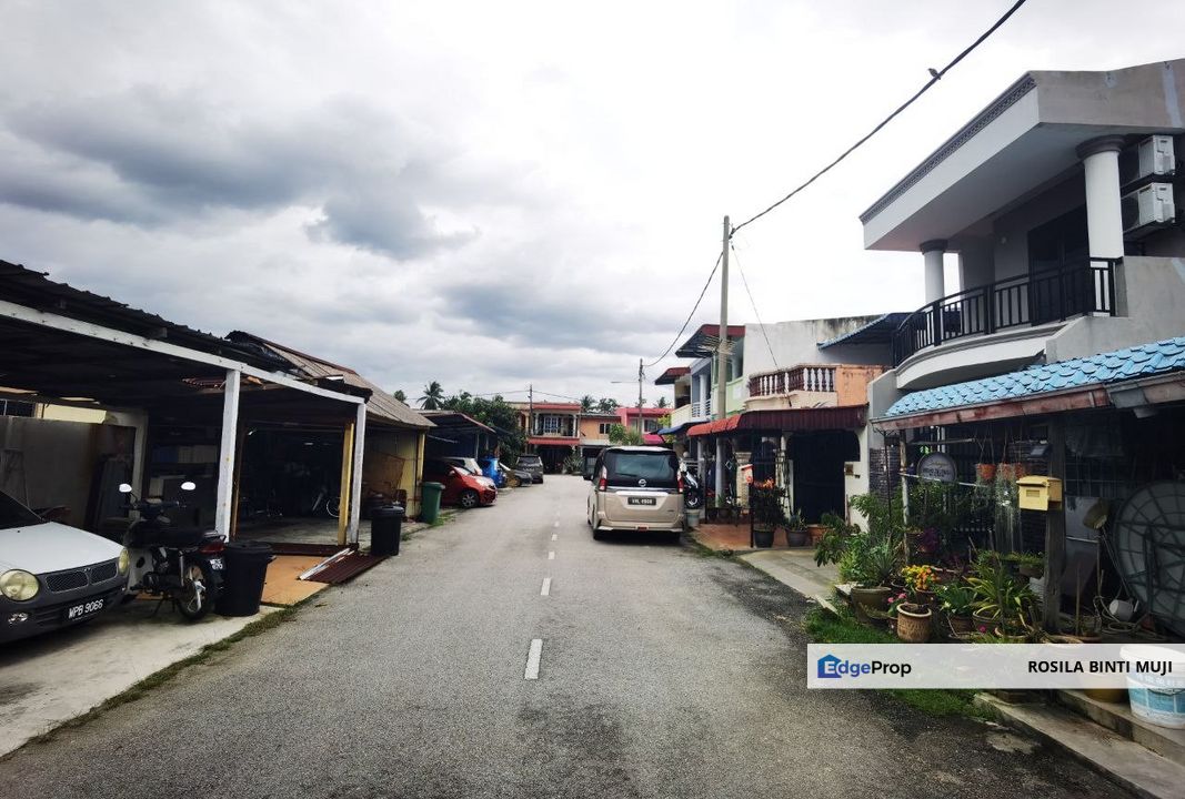 [ FACING OPEN ] Fully Reno 2 Storey Terrace Serdang Jaya Seri Kembangan , Selangor, Seri Kembangan