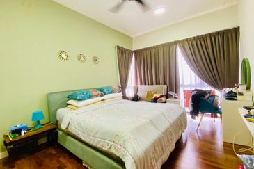 16 Quartz Melawati Condominium