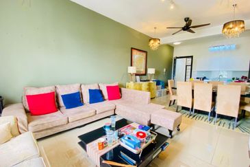 16 Quartz Melawati Condominium