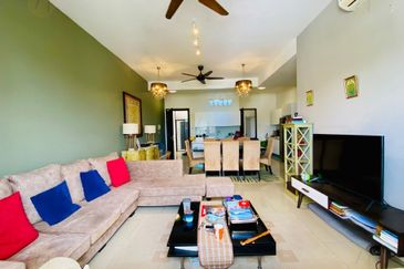 16 Quartz Melawati Condominium