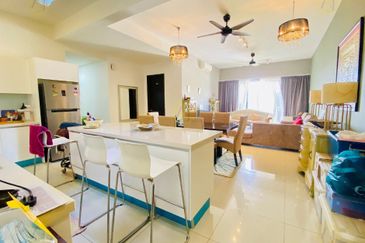 16 Quartz Melawati Condominium