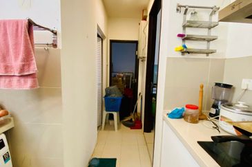 16 Quartz Melawati Condominium