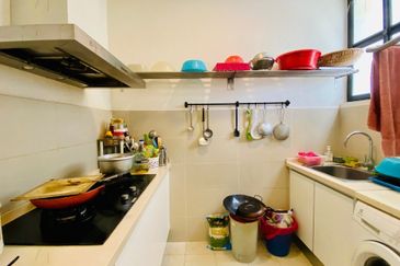 16 Quartz Melawati Condominium