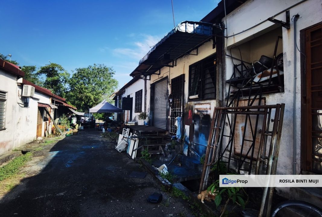 [ FREEHOLD ] Single Storey Shoplot Hot Area Bandar Baru Seri Putra, Bangi, Selangor, Bangi