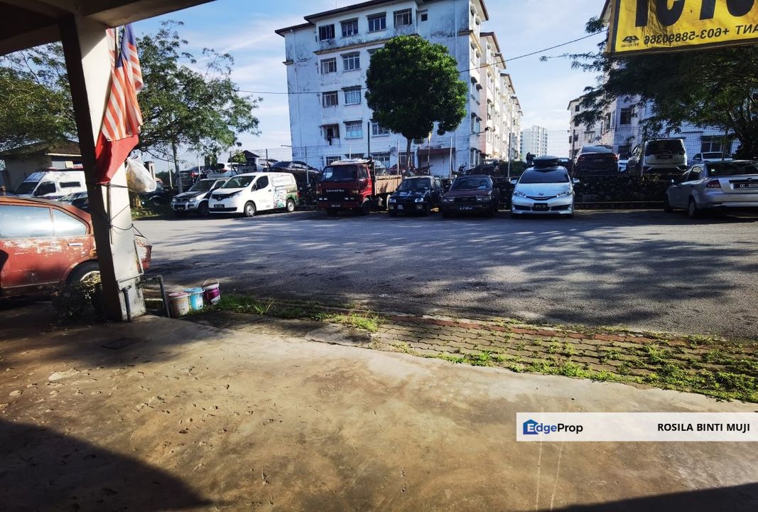 [ FREEHOLD ] Single Storey Shoplot Hot Area Bandar Baru Seri Putra, Bangi, Selangor, Bangi