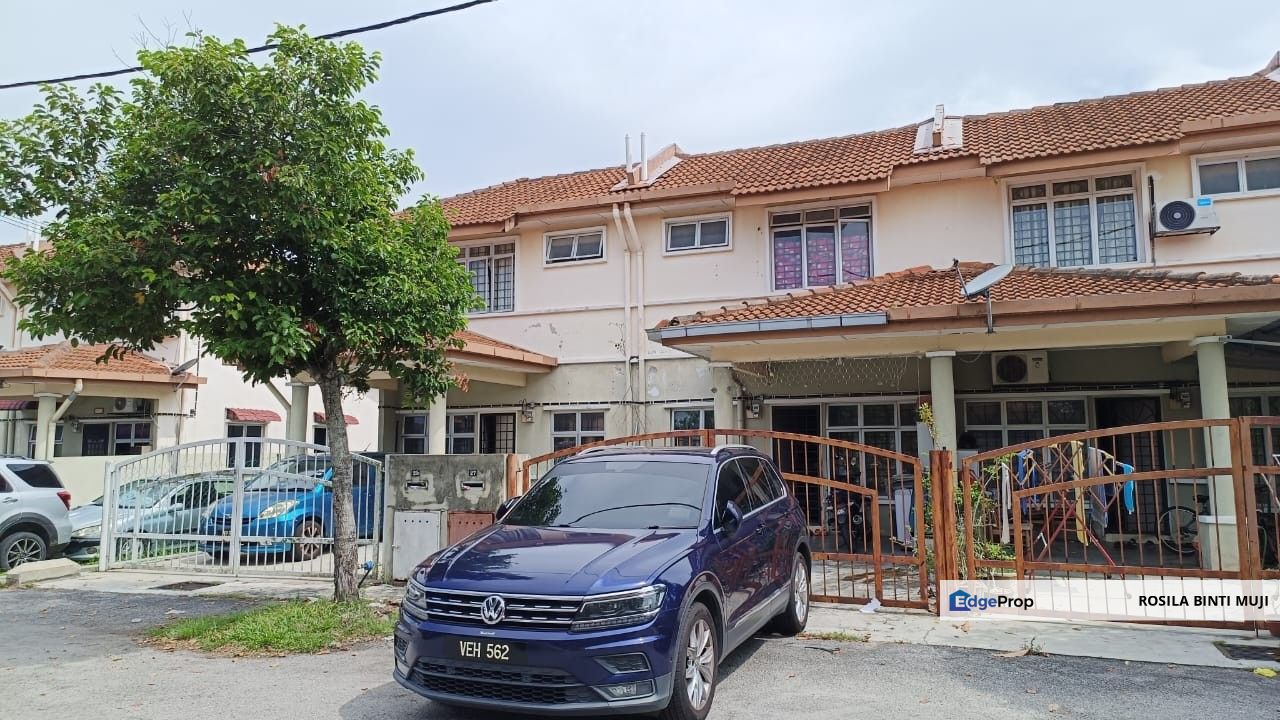 [ WELL MAINTAIN ] 1.5 Sty House at Taman Impian Putra Bangi, Selangor, Kajang