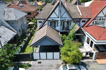 [ FREEHOLD END LOT ] 2Sty House at Taman Setiawangsa 