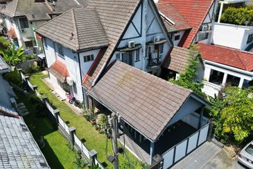 [ FREEHOLD END LOT ] 2Sty House at Taman Setiawangsa 