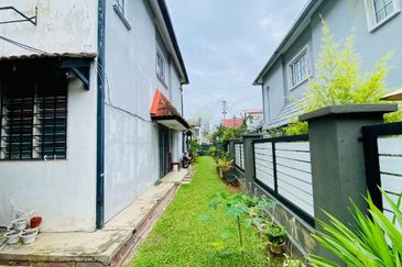 [ FREEHOLD END LOT ] 2Sty House at Taman Setiawangsa 