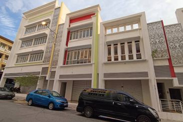 [ MATURED AREA ] 3 Sty Shop Lot Jalan Diplomatik 1 Presint 15, Putrajaya