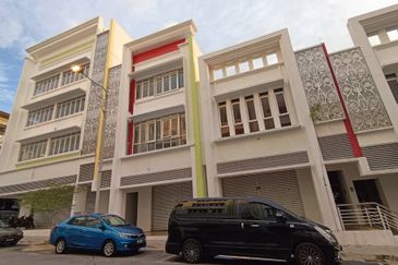 [ MATURED AREA ] 3 Sty Shop Lot Jalan Diplomatik 1 Presint 15, Putrajaya