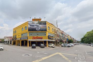 [ NEAR LRT ] 3 Sty Corner Shop Lot Bandar Puteri Puchong 