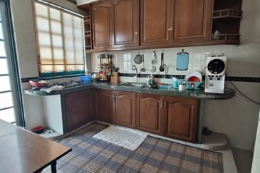 Jalan Suasana, Bandar Tun Hussein Onn