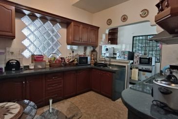 Jalan Suasana, Bandar Tun Hussein Onn