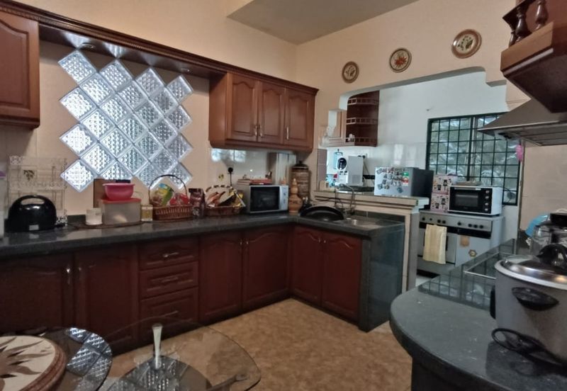 Jalan Suasana, Bandar Tun Hussein Onn