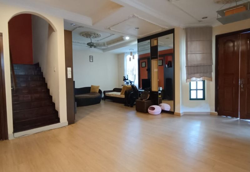 Jalan Suasana, Bandar Tun Hussein Onn