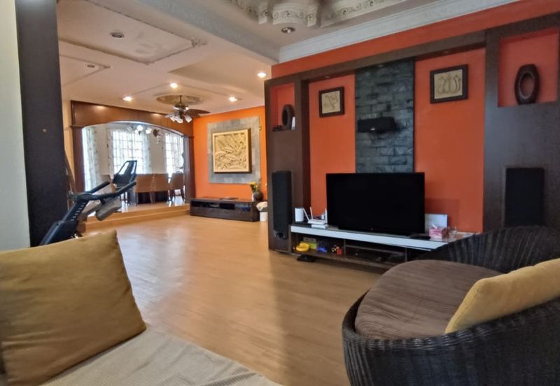 Jalan Suasana, Bandar Tun Hussein Onn