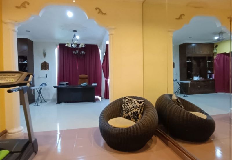 Jalan Suasana, Bandar Tun Hussein Onn