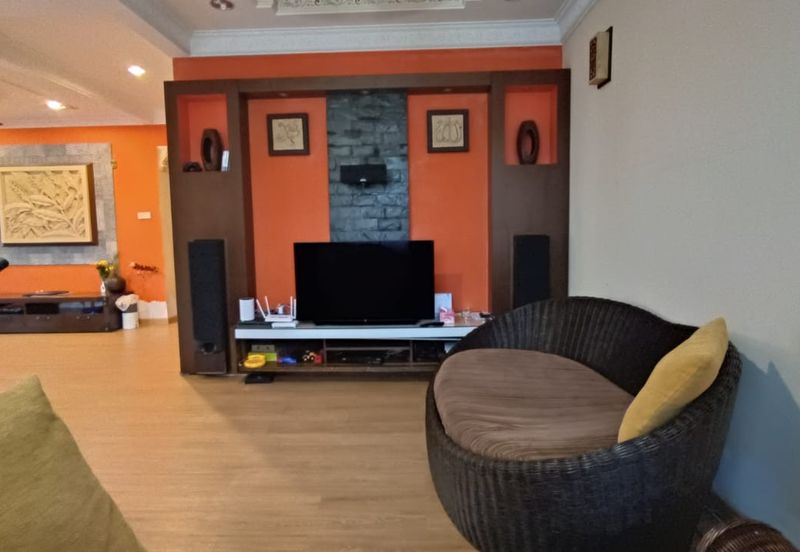 Jalan Suasana, Bandar Tun Hussein Onn