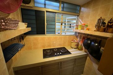 Residensi Bistaria, Ukay Bistari