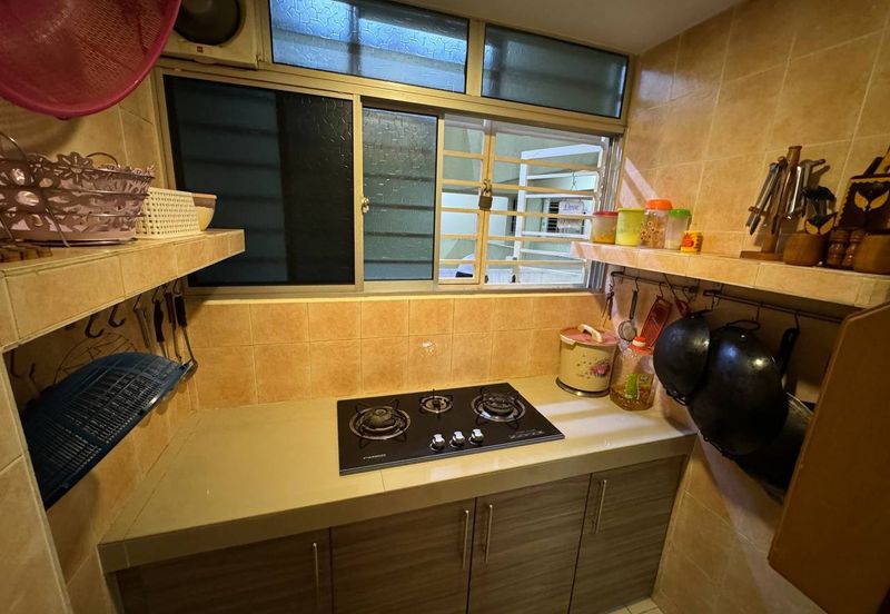 Residensi Bistaria, Ukay Bistari