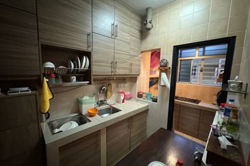 Residensi Bistaria, Ukay Bistari