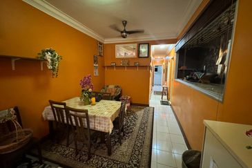 Residensi Bistaria, Ukay Bistari