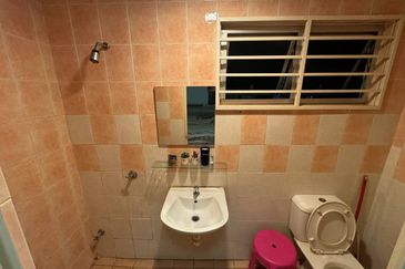 Residensi Bistaria, Ukay Bistari