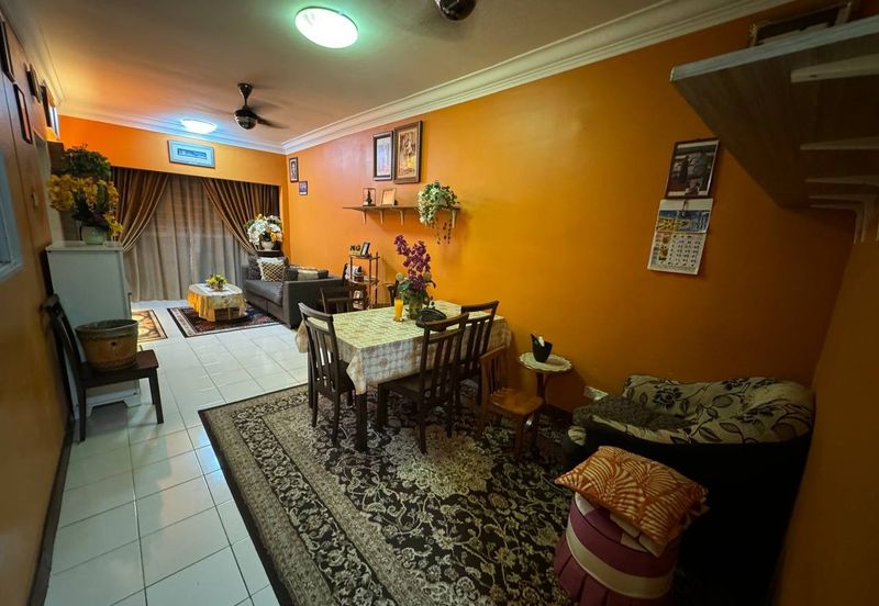 Residensi Bistaria, Ukay Bistari