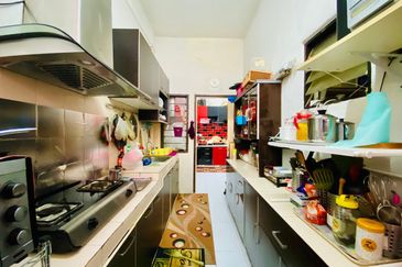 [ RENO ] Serdang Jaya Putra Indah Condo 