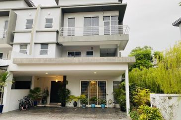 Perdana Lakeview East