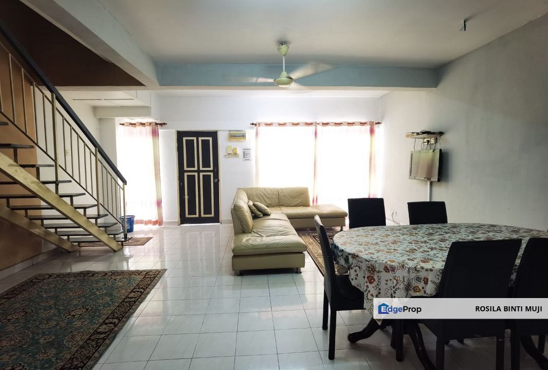 [ RENOVATED ] 2 Storey House Seksyen 8, Bandar Baru Bangi , Selangor, Bangi