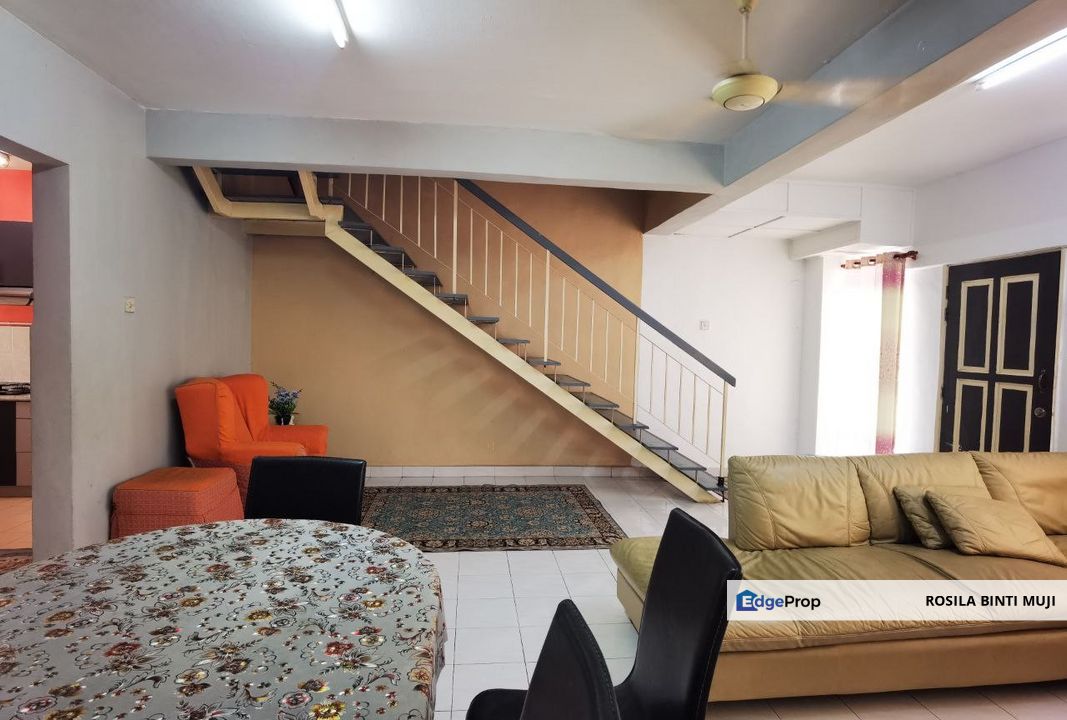 [ RENOVATED ] 2 Storey House Seksyen 8, Bandar Baru Bangi , Selangor, Bangi