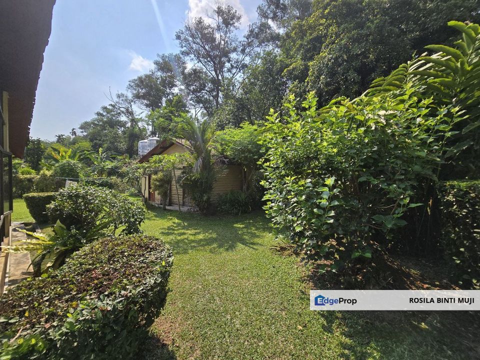 [ ADA EXTRA TANAH ] 1.5 Storey Bungalow Seksyen 1 Bandar Baru Bangi, Selangor, Bangi