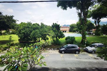 Taman Pertama