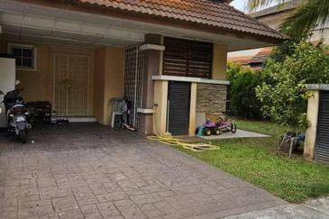 [ FACING GARDEN ] End Lot 2Sty House Presint 9 Putrajaya  