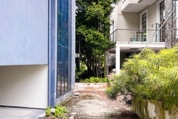 [ MODERN DESIGN ] 3.5 Sty Bungalow With Infinity Pool at Country Heights Damansara, Kuala Lumpur