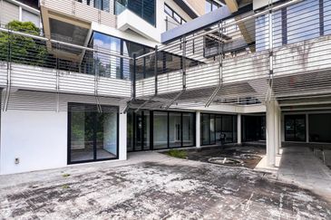 [ MODERN DESIGN ] 3.5 Sty Bungalow With Infinity Pool at Country Heights Damansara, Kuala Lumpur