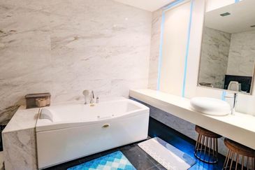 [ GATED GUARDED ] 3.5Sty Bungalow House at Country Heights Damansara 