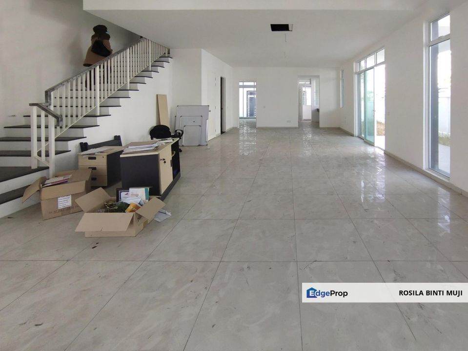 [ END LOT WITH EXTRA LAND ] 2 Storey Terrace House Merrydale, Eco Majestic, Semenyih Selangor , Selangor, Semenyih