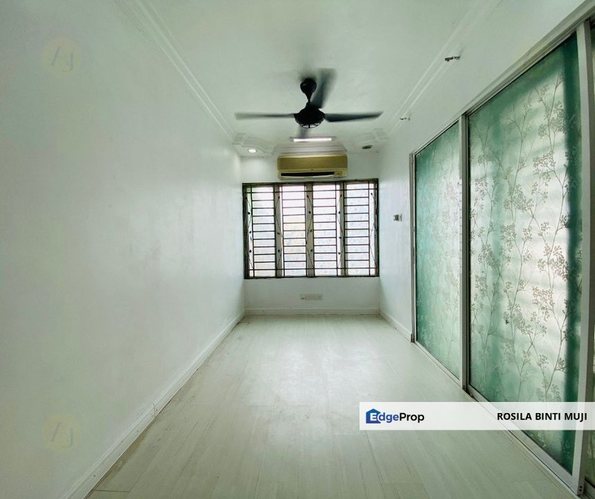 [ RENO ] 2Sty House at Taman Pinggiran Batu Caves , Selangor, Batu Caves 