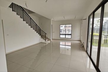 Setia Warisan Tropika (Belladonna)