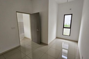 Setia Warisan Tropika (Belladonna)