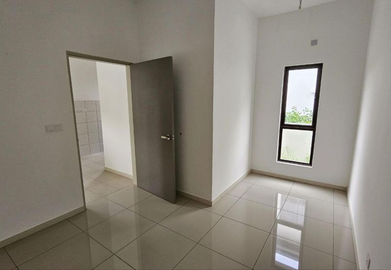 Setia Warisan Tropika (Belladonna)