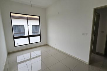 Setia Warisan Tropika (Belladonna)