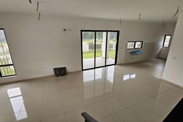 Setia Warisan Tropika (Belladonna)