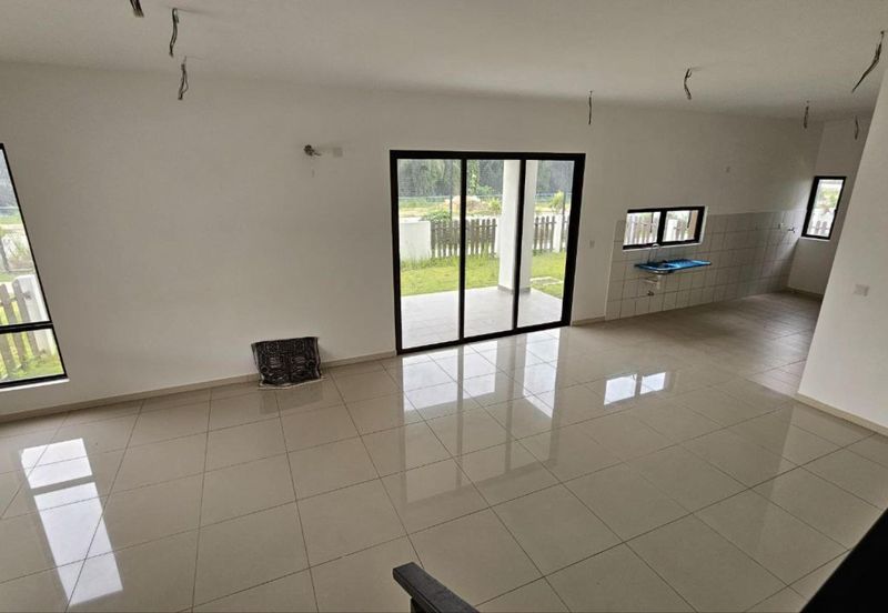 Setia Warisan Tropika (Belladonna)