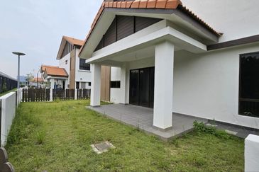 Setia Warisan Tropika (Belladonna)