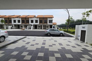 Setia Warisan Tropika (Belladonna)