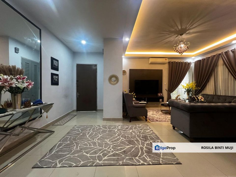 [ RENOVATED ] 2.5 Sty Semi D Seksyen 7 Bandar Baru Bangi , Selangor, Bangi